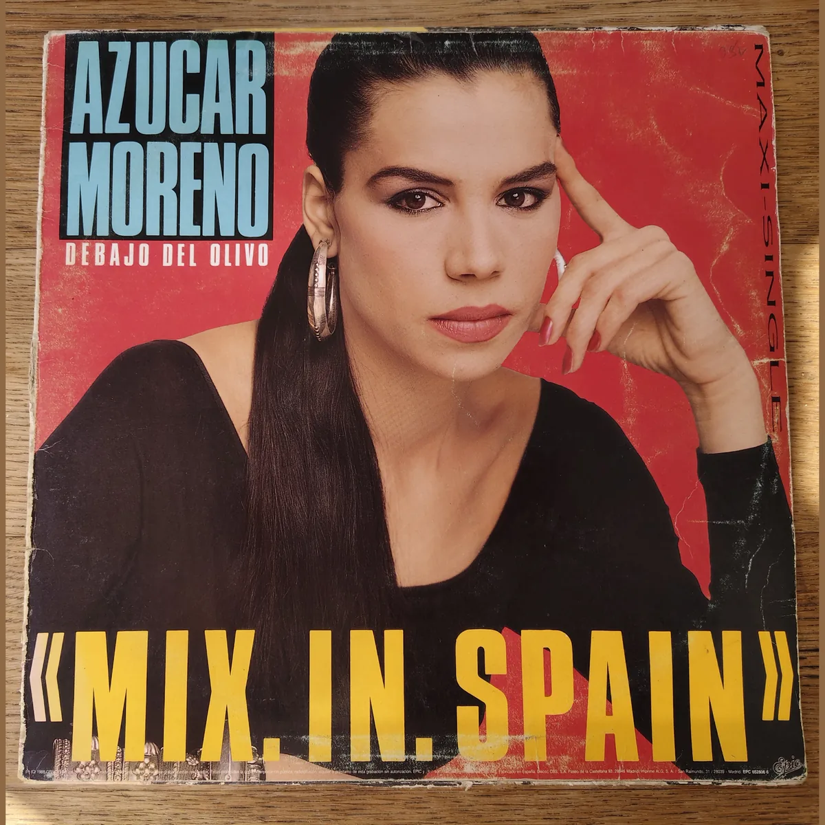 Portada de Debajo del olivo, de Azúcar Moreno