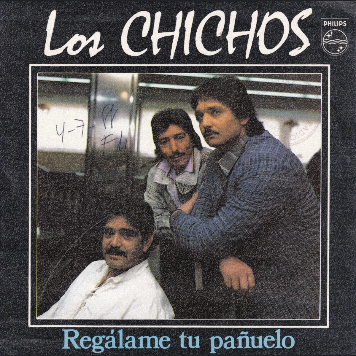 Regálame tu pañuelo – Mujeres de la noche (OJOS NEGROS)
