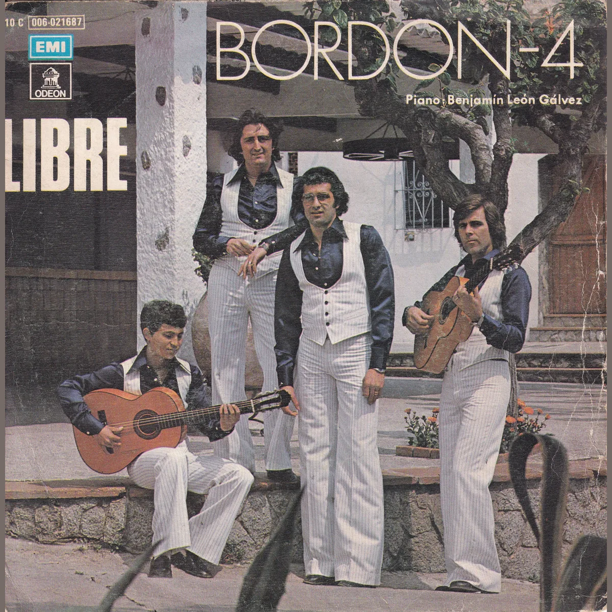 Portada de Libre – Rosa de abril y de mayo (LIBRE), de Bordon 4